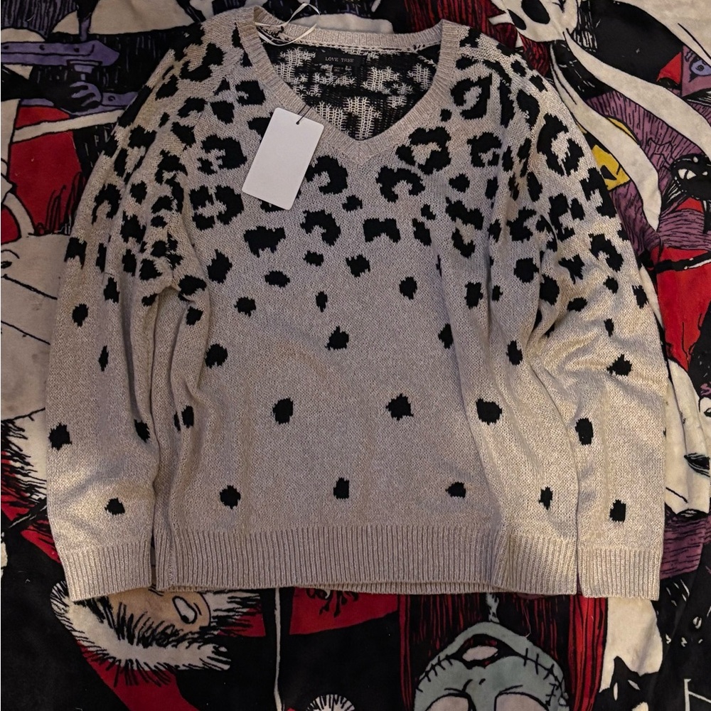 Leopard Print V-Neck Sweater - Black and Cream